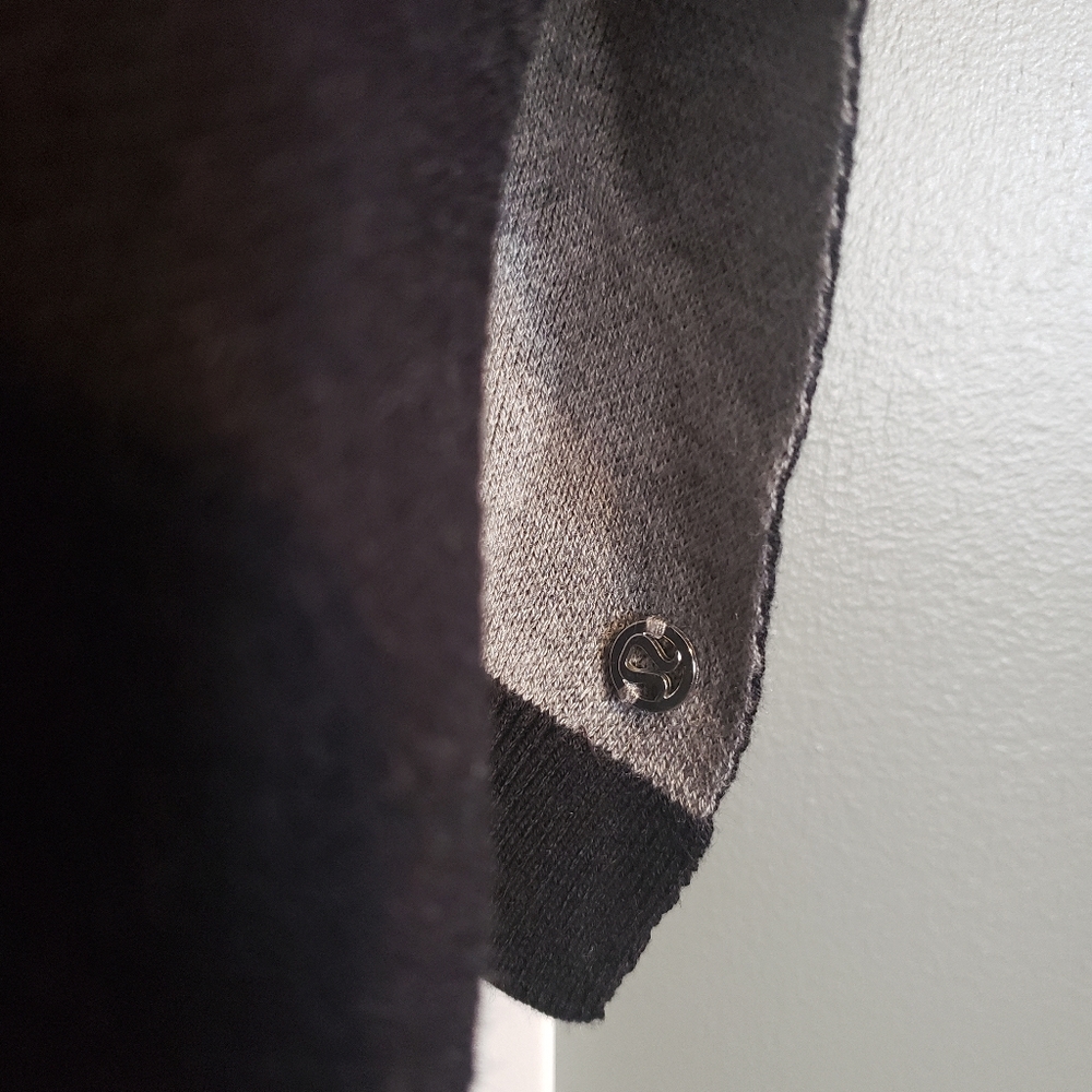 Lululemon Reversable Cape - Picture 6 of 6